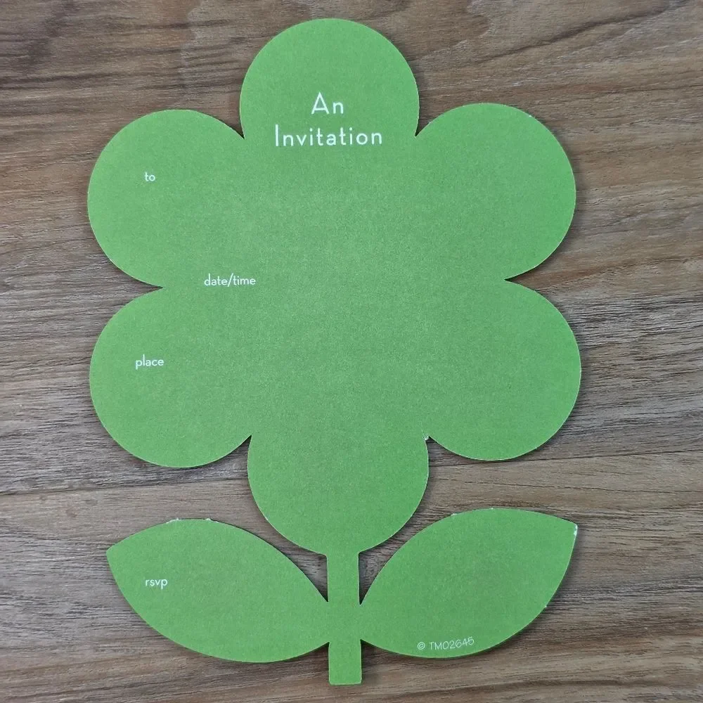 🔺️NIB Flower Shaped Party Invitations & Envelopes Pack of 10